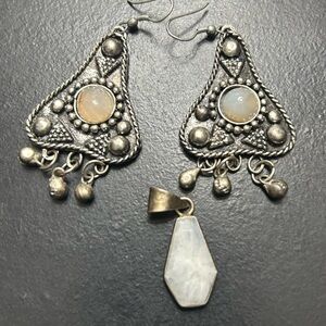 ‼️Two ‼️for $20 🌙Moon stone Dangle Earrings with Pendant